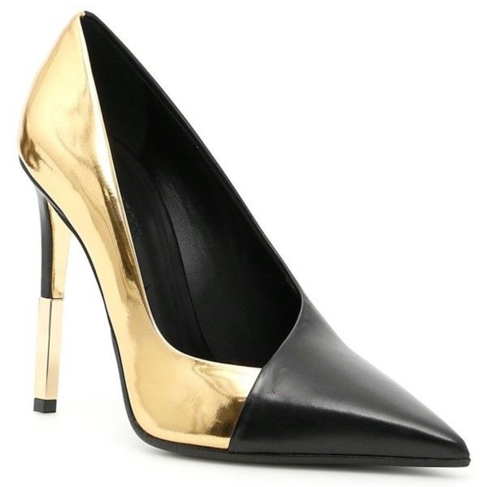 Balmain
Balmain Black/Gold Leather Pointed Toe Pumps Size 36